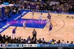 突然断电！湖人次节在2分58秒时间里被魔术一波13-0反超