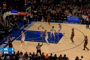 略显拙劣!魔术首节3分15秒不断打铁 被尼克斯一波8-0打停